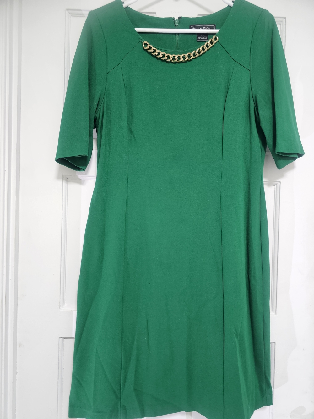 Jessica Howard Green Midi Dress with Gold Chain Accent